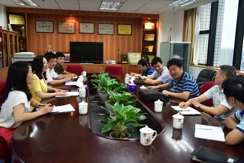 圖為在福田區(qū)審計(jì)局座談交流